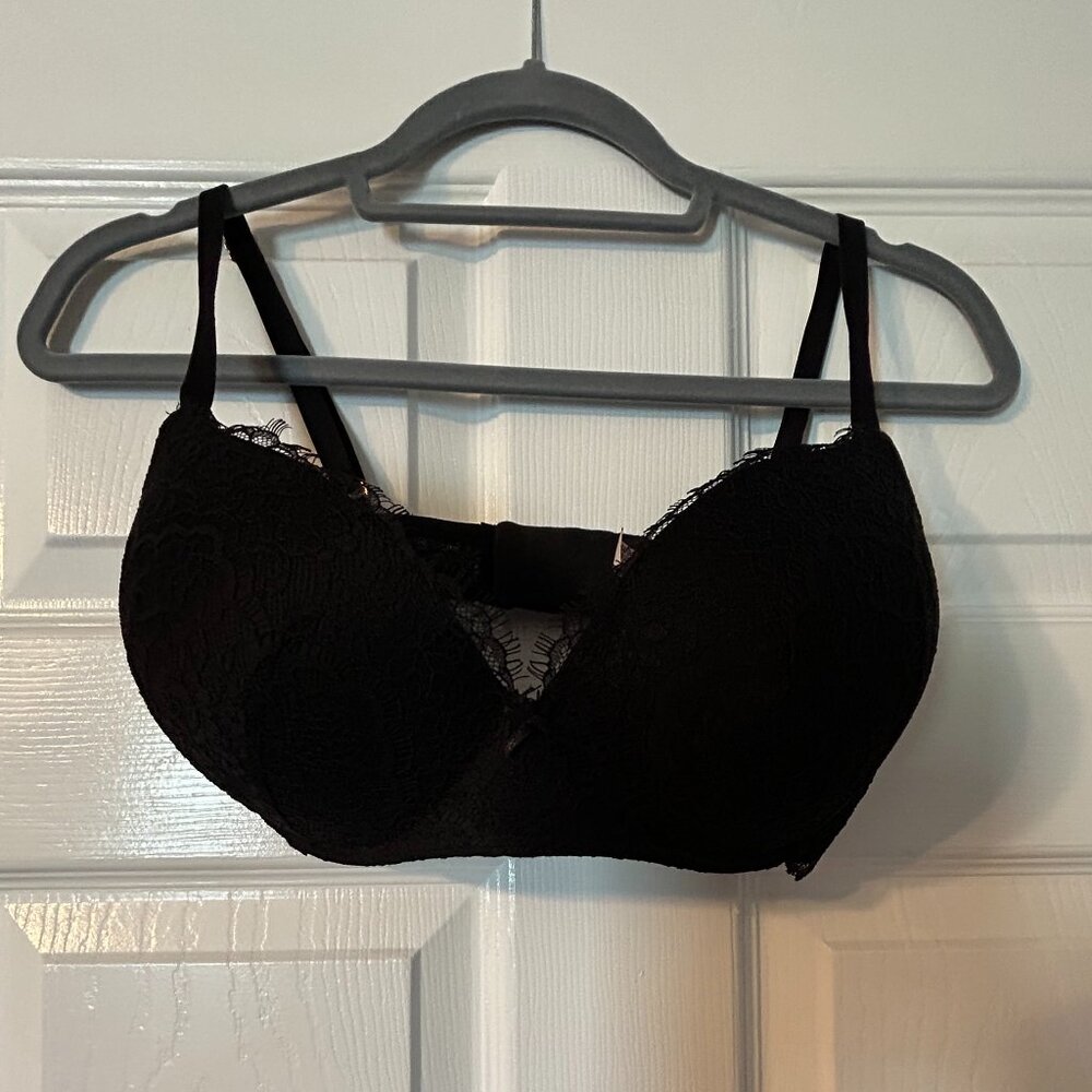 Victoria's Secret Bra, Wireless, Lightly Lined,  Size 34DD